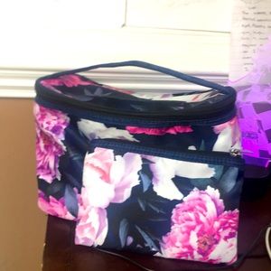 2 makeup bags